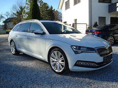 Weiß Gebraucht 2020 Skoda Superb Kombi | 21.450 € (Fairer Preis)