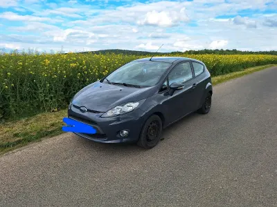 Gebraucht Ford Fiesta 82 PS (60 kW) 2012 Grau Kleinwagen