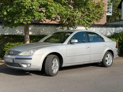 Gebraucht Ford Mondeo Ghia 143 PS (105 kW) 2006 Silber Limousine