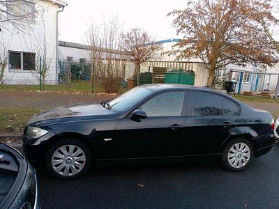 Schwarz Gebraucht 2005 BMW 320 Limousine | 4.500 €