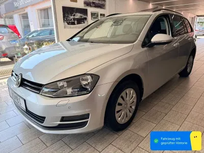 Gebraucht VW Golf VII Trendline 86 PS (63 kW) 2013 Reflex  silber Kombi