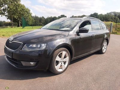 Gebraucht Skoda Octavia Elegance 179 PS (131 kW) 2014 Black magic perleffekt Kombi