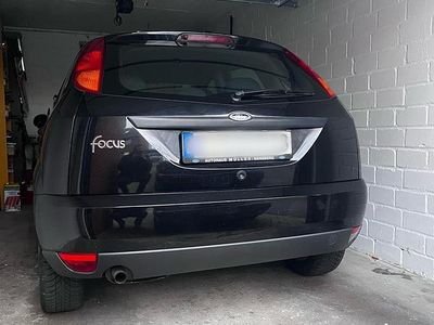 Second-hand Ford Focus 100 CP (73 kW) 2000 Negru Berlinǎ