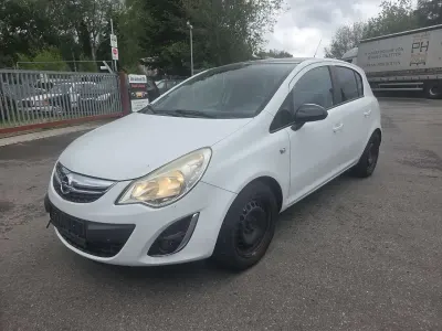 Usata Opel Corsa Color Edition 87 CV (63 kW) 2012 Bianco Utilitaria