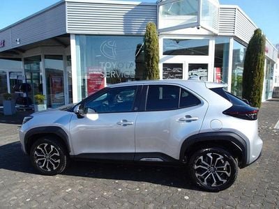 Gebraucht Toyota Yaris Cross Team 116 PS (85 kW) 2022 Silber SUV