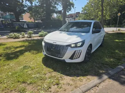 Gebraucht Peugeot 208 Allure 101 PS (74 kW) 2025 Weiß Kleinwagen