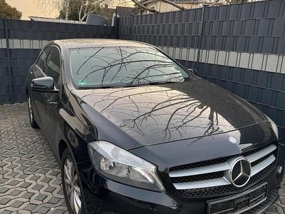 Gebraucht Mercedes A180 109 PS (80 kW) 2013 Schwarz Kleinwagen