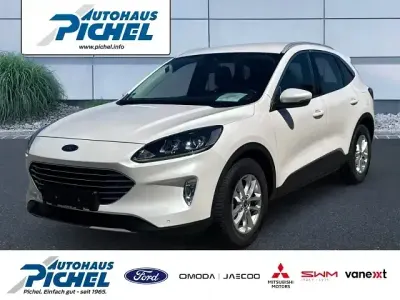 Gebraucht Ford Kuga Titanium 150 PS (110 kW) 2022 Weiß SUV