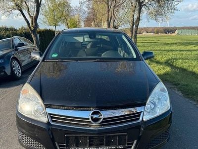 Usata Opel Astra 90 CV (66 kW) 2008 Nero Utilitaria