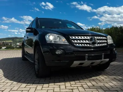 Gebraucht Mercedes ML320 224 PS (164 kW) 2008 Schwarz SUV