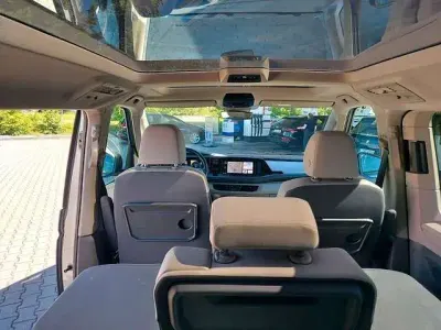 Gebraucht VW Multivan 136 PS (100 kW) 2024 Silber Van / Kleinbus