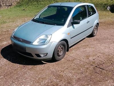 Brugt Ford Fiesta 70 HK (51 kW) 2004 Sølv Hatchback