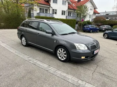 Gebraucht Toyota Avensis 177 PS (130 kW) 2005 Grau Limousine