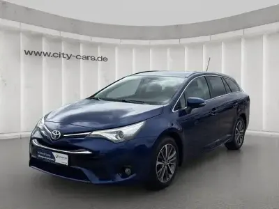 Gebraucht Toyota Avensis 143 PS (105 kW) 2015 Blau Kombi