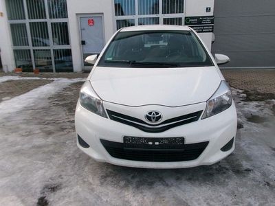 Weiß Gebraucht 2012 Toyota Yaris Club Kleinwagen | 3.999 € (Teuer)