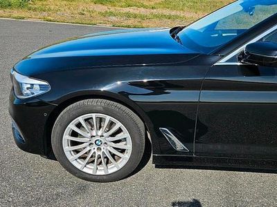 Schwarz Gebraucht 2020 BMW 520 Luxury Line Kombi | 22.800 € (Fairer Preis)