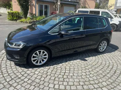 Używany VW Golf Sportsvan 125 KM (91 kW) 2015 Czarny Minivan