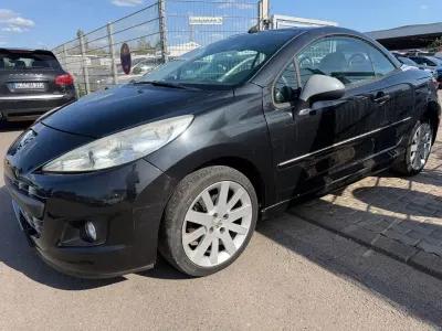 Gebraucht Peugeot 207 CC Premium 111 PS (81 kW) 2011 Schwarz Cabrio