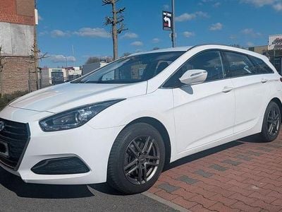 Gebraucht Hyundai i40 Comfort 116 PS (85 kW) 2015 Weiß Kombi