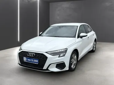 Używany Audi A3 Basis 150 KM (110 kW) 2023 Biały Sedan/Limuzyna