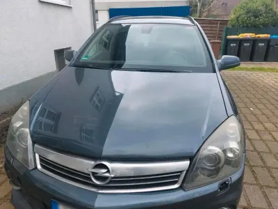 Usata Opel Astra 120 CV (88 kW) 2008 Andere farben Station wagon