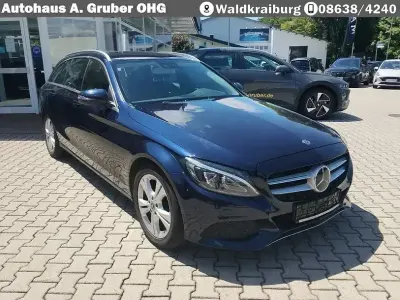 Gebraucht Mercedes C220 Avantgarde 170 PS (125 kW) 2017 Blau Kombi