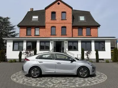 Usata Hyundai Ioniq Trend 141 CV (103 kW) 2021 Argento Utilitaria