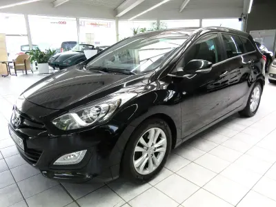 Gebraucht Hyundai i30 110 PS (80 kW) 2015 Schwarz Kombi