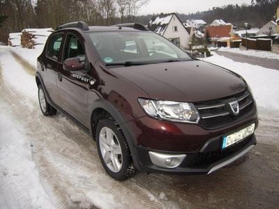 Braun Gebraucht 2017 Dacia Sandero Stepway Limousine | 9.950 € (Fairer Preis)