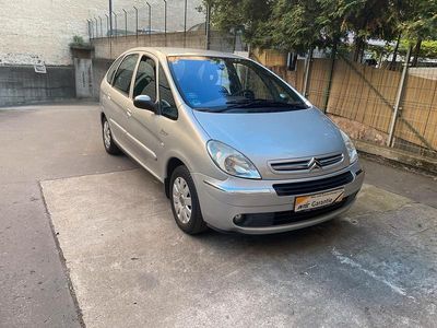 Silber Gebraucht 2005 Citroën Xsara Picasso Exclusive Van / Kleinbus | 1.890 € (Etwas zu teuer)