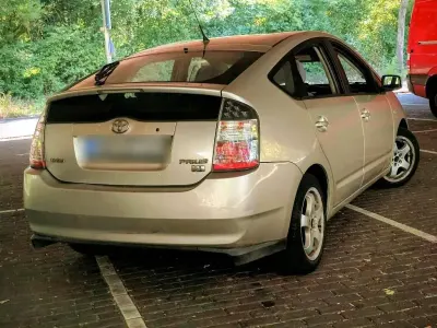 Gebraucht Toyota Prius 111 PS (81 kW) 2004 Silber Kleinwagen