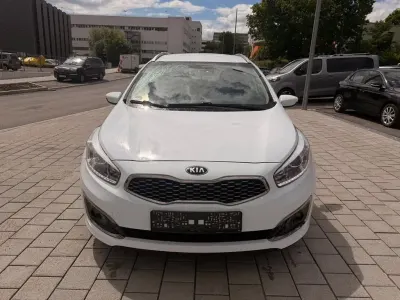 Gebraucht Kia Ceed Sportswagon DREAM-TEAM Edition 136 PS (100 kW) 2017 (wd) carraraweiss Kombi