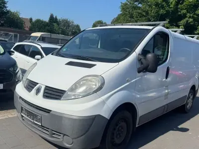 Gebraucht Renault Trafic 114 PS (83 kW) 2012 Weiß Van / Kleinbus