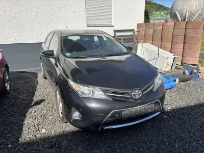 Gebraucht Toyota Auris Life+ 132 PS (97 kW) 2014 Schwarz Kleinwagen