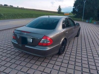Mercedes E280
