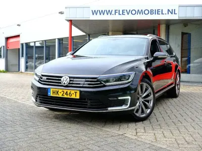 Gebraucht VW Passat Highline 156 PS (114 kW) 2015 Schwarz Kombi