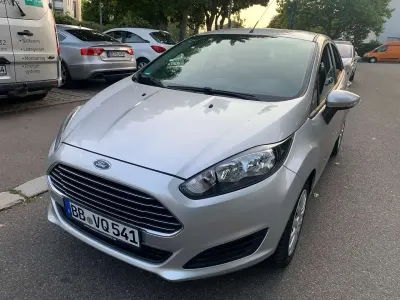 Gebraucht Ford Fiesta SYNC Edition 101 PS (74 kW) 2015 Silber Kleinwagen