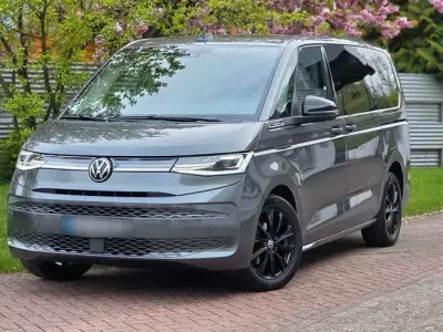 Gebraucht VW Multivan Style 150 PS (110 kW) 2024 Grau Van / Kleinbus