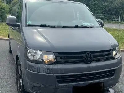 Gebraucht VW T5 102 PS (75 kW) 2012 Grau Van