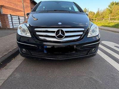 Używany Mercedes B200 193 KM (141 kW) 2005 Czarny Minivan