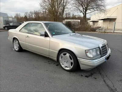 Gebraucht Mercedes E300 181 PS (133 kW) 1989 Silber Coupé