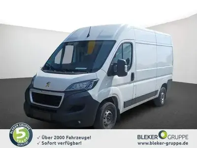 Gebraucht Peugeot Boxer 140 PS (102 kW) 2023 Weiss icy Van