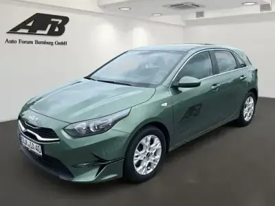 Gebraucht Kia Ceed Comfort 140 PS (102 kW) 2025 Grün Kleinwagen