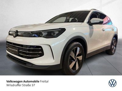 Neu VW Tiguan IQ Drive 150 PS (110 kW) 2025 Pure white uni SUV