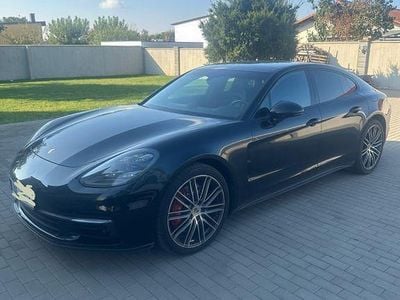 Porsche Panamera 4