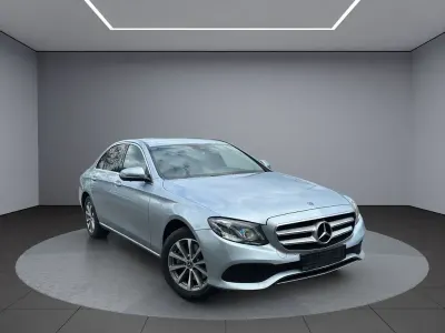 Gebraucht Mercedes E220 AMG line 194 PS (142 kW) 2017 Grau Limousine