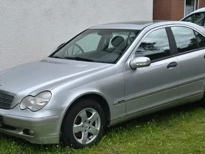 Gebraucht Mercedes C200 122 PS (89 kW) 2004 Silber Limousine