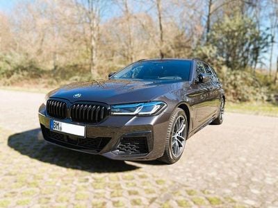 Gebraucht BMW 530e M Sport 292 PS (214 kW) 2021 Grau Kombi