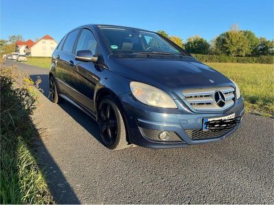 Mercedes B200