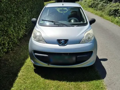 Gebraucht Peugeot 107 68 PS (50 kW) 2006 Silber Kleinwagen